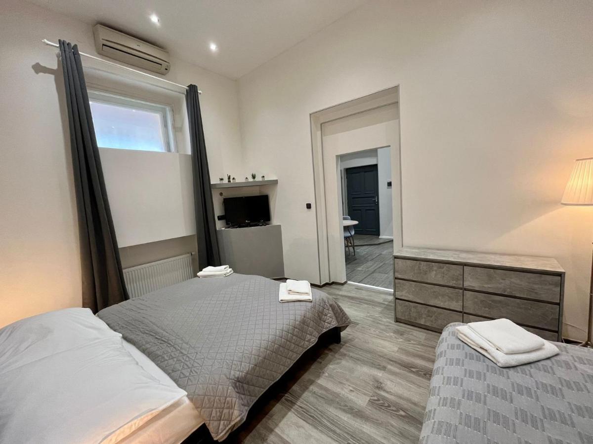 Casa Italia Prague Aparthotel Exterior photo
