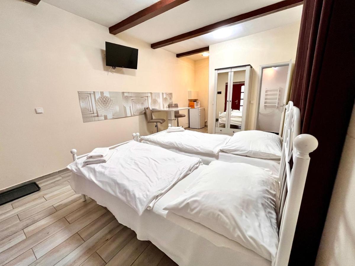 Casa Italia Prague Aparthotel Exterior photo
